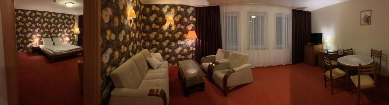 Hotel Metro Kłodzko Eksteriør billede